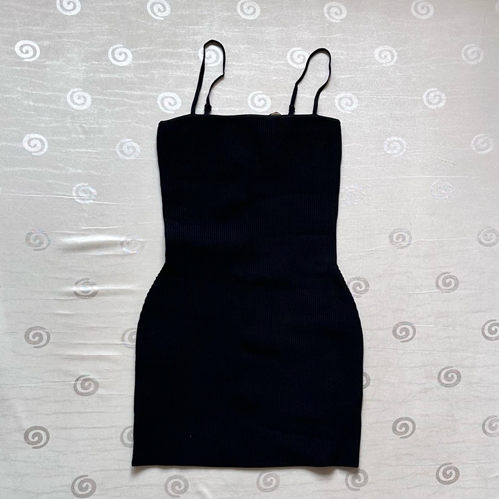 Aritzia Babaton sculpt knit mini cami black dress size small